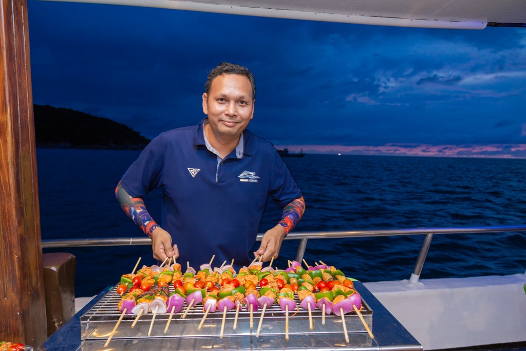 Sunset Dinner by Cruises - Image 6